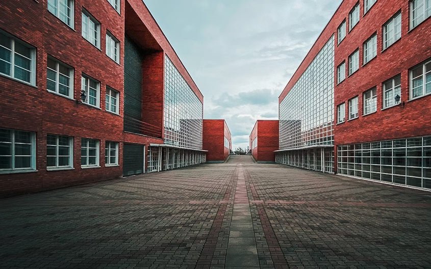 Blog — Traditional vs Online Learning